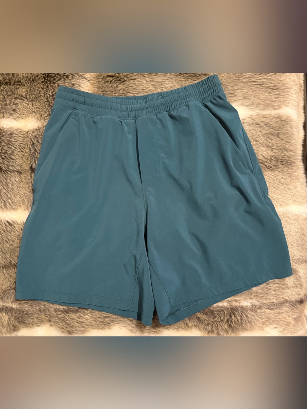 Lululemon M Men's Teal blue Active pace breaker shorts